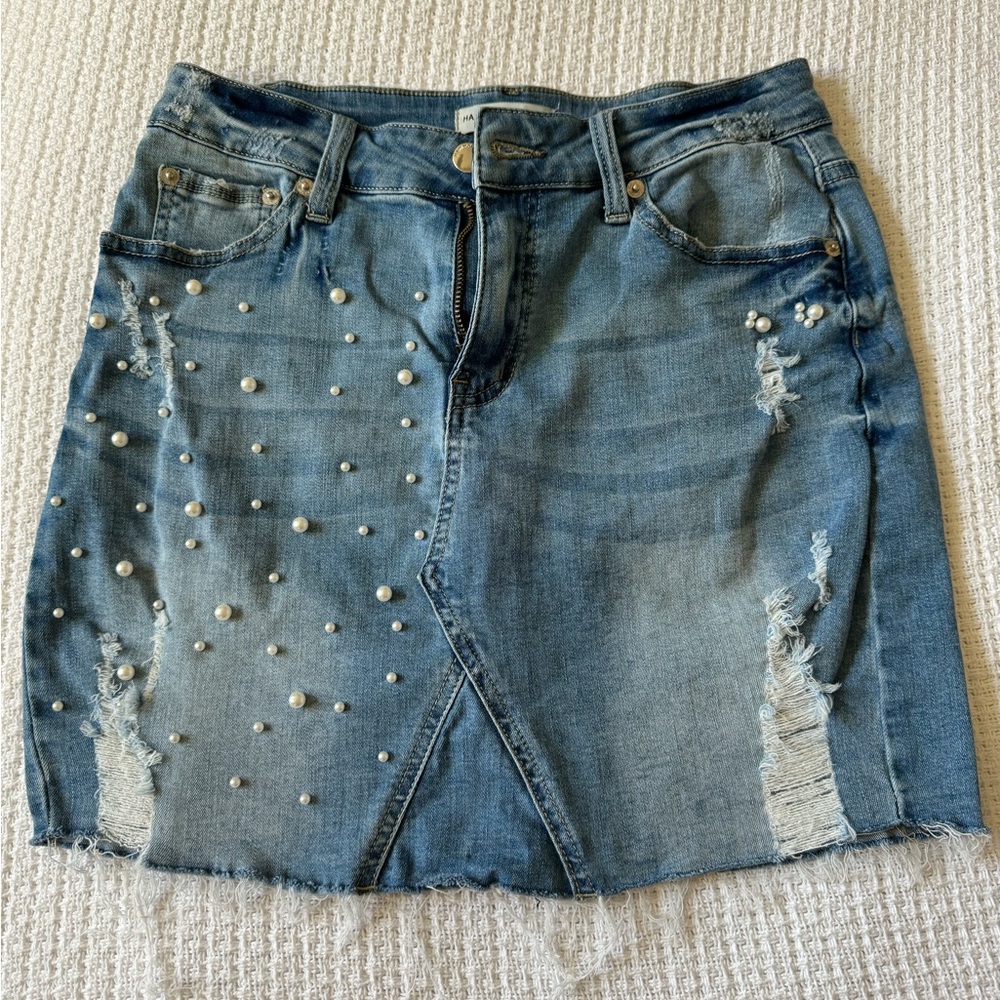 Denim skirt with pearls